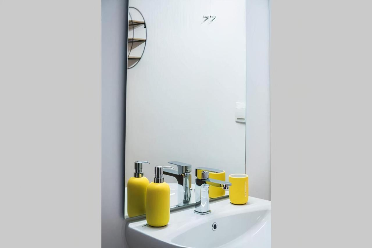 Yellow Geranium Apartment Thessaloniki Exterior photo