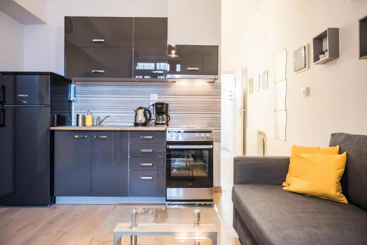 Yellow Geranium Apartment Thessaloniki Exterior photo
